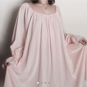 VINTAGE LUCIE ANN NIGHTGOWN